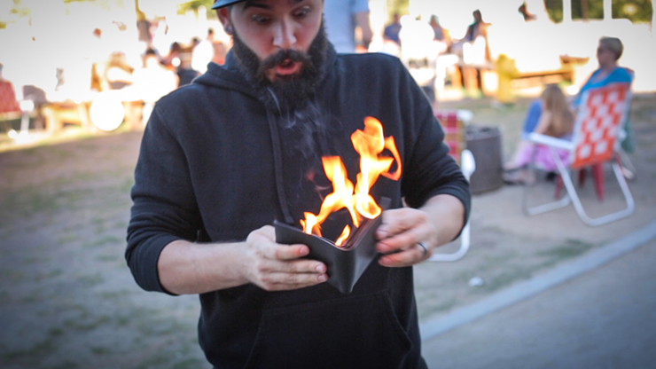 The Aficionado Fire Wallet (Gimmick and Online Instructions)